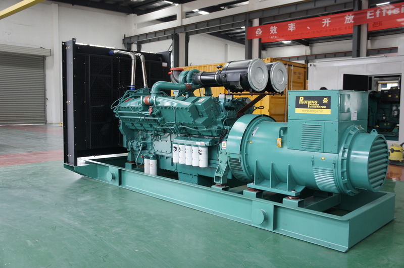 1000KW康明斯开架型柴油发电机组.JPG